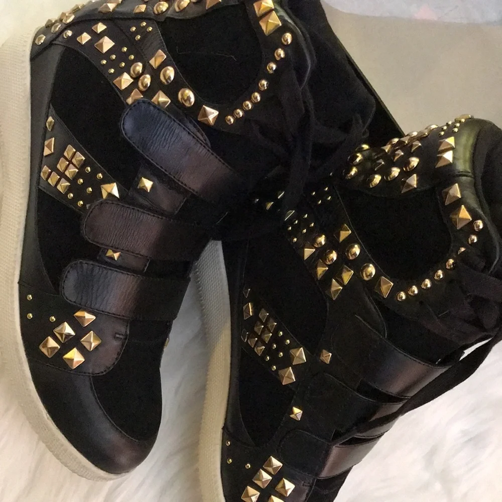 Sz 8 | Retro Madonna | Black & Gold Bootie | High Top Ankle Wedge 🔥